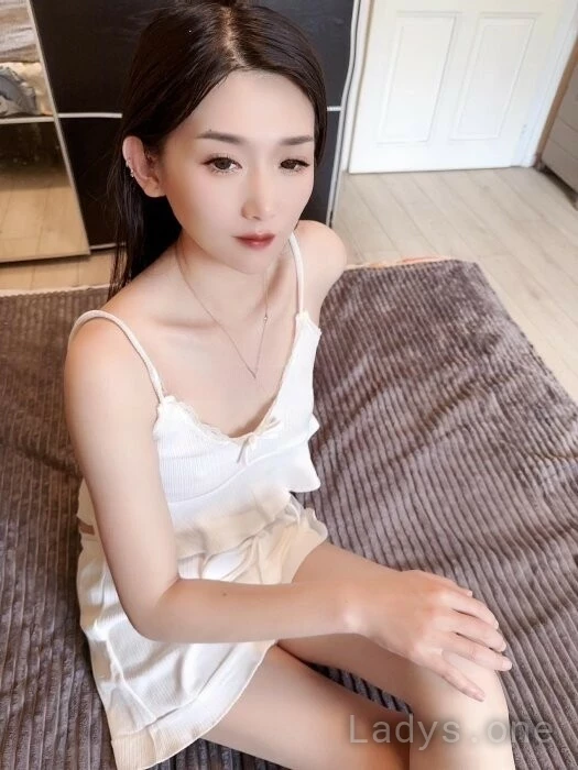 Xingzhuo (20) – Call Girl & Independent Escort Service in Šabac - Gallery Photo 2