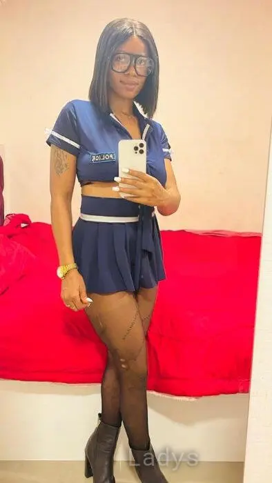 Bella (28) – Call Girl & Independent Escort Service in Abuja - Gallery Photo 3