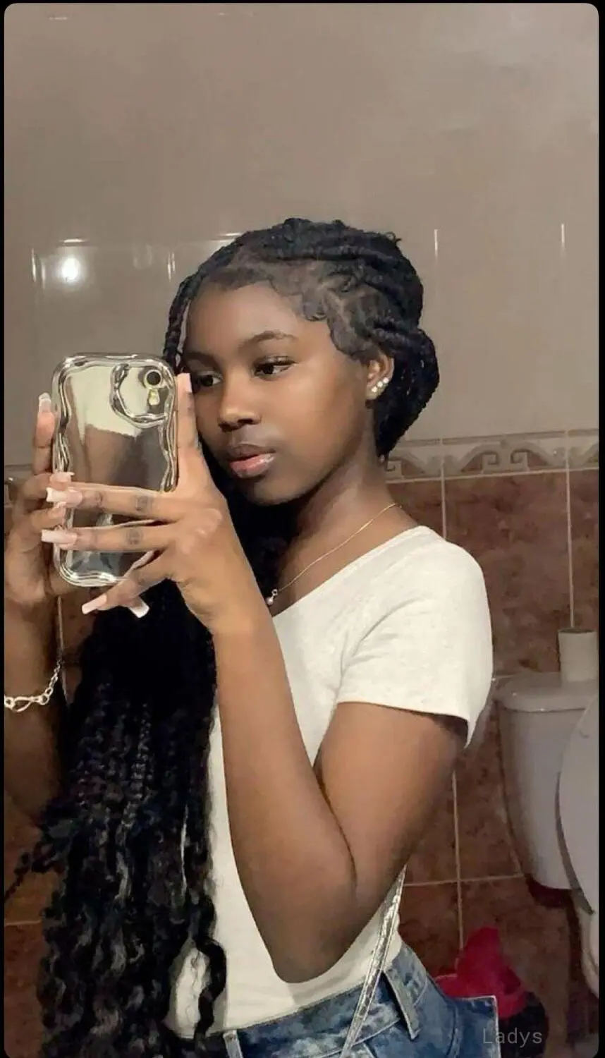 Ana (28) – Call Girl & Independent Escort Service in Abuja - Gallery Photo 4