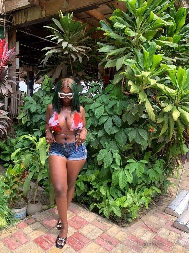 Smasher (23) – Call Girl & Independent Escort Service in Abuja - Gallery Photo 4