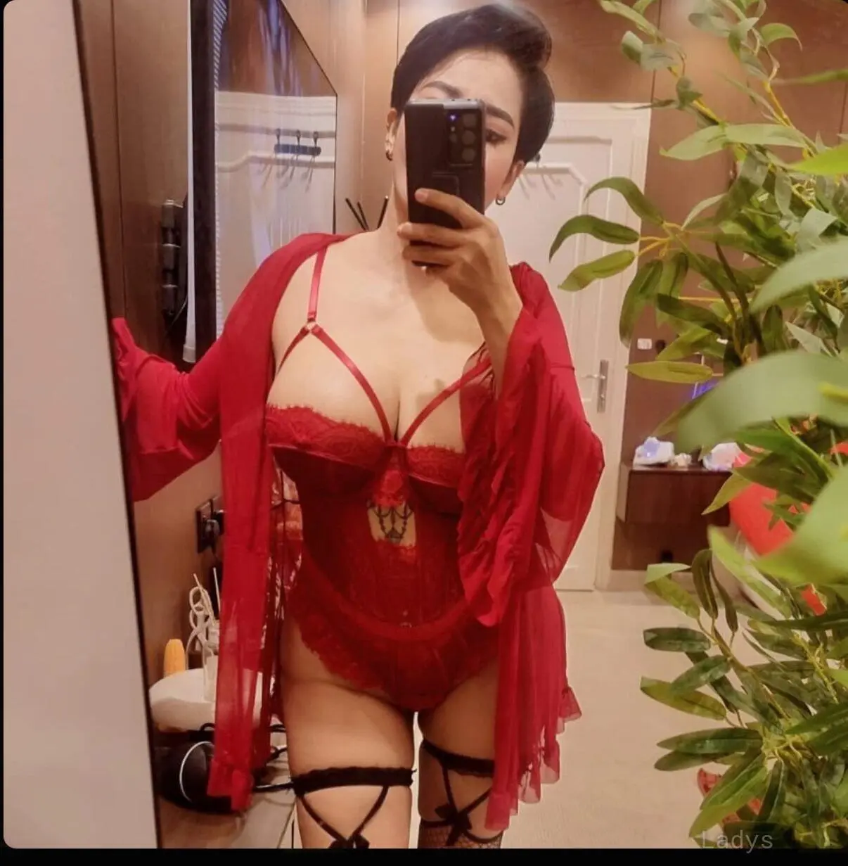 Suzy (28) – Call Girl & Independent Escort Service in Adana - Gallery Photo 5