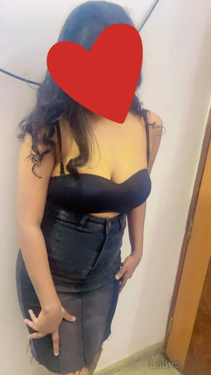 Isha (24) – Call Girl & Independent Escort Service in Agra - Gallery Photo 3