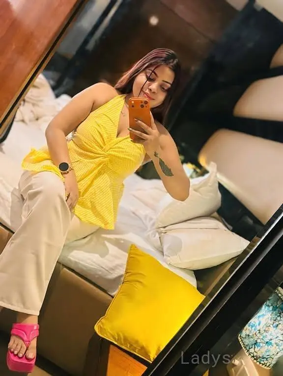 Uma (22) – Call Girl & Independent Escort Service in Agra - Gallery Photo 3