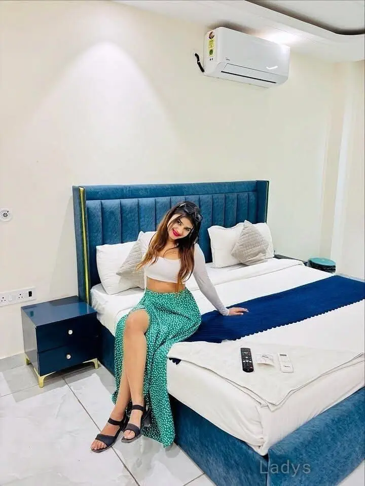 Divya (22) – Call Girl & Independent Escort Service in Agra - Gallery Photo 2
