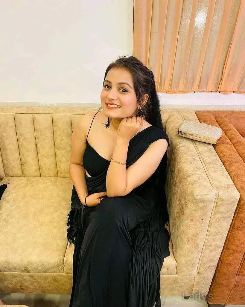 Priya (22) – Call Girl & Independent Escort Service in Agra - Gallery Photo 4