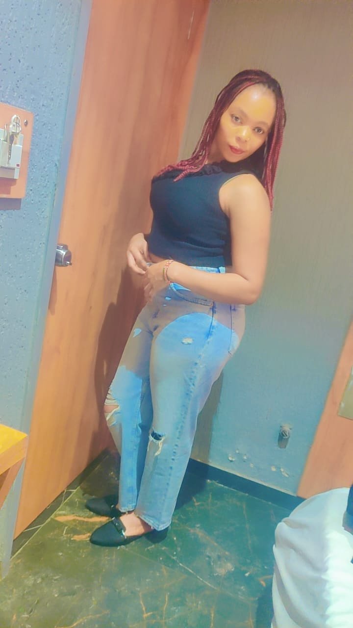 Caty (24) – Call Girl & Independent Escort Service in Ahmedabad - Gallery Photo 2