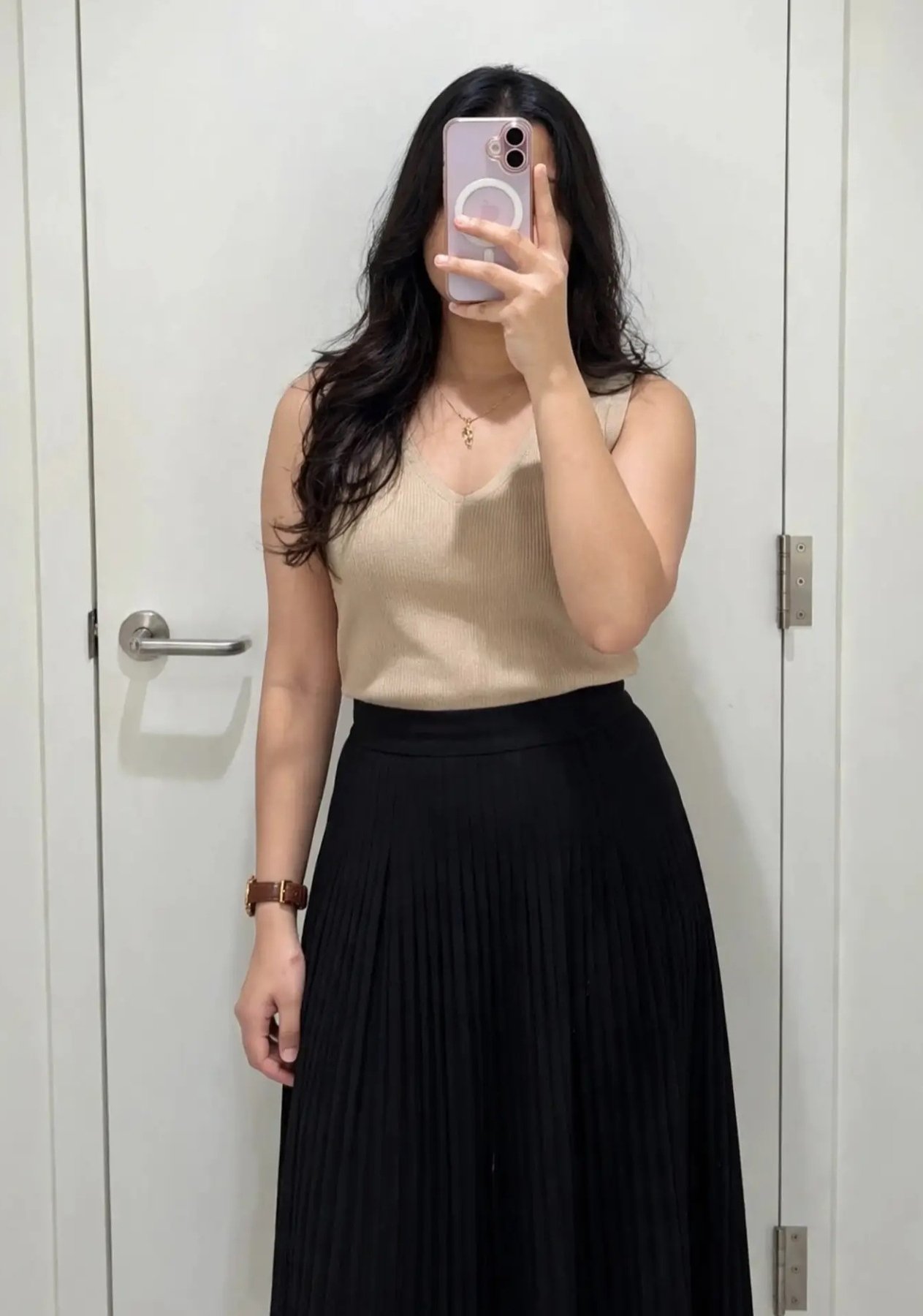 Akriti (21) – Call Girl & Independent Escort Service in Ahmedabad - Gallery Photo 8