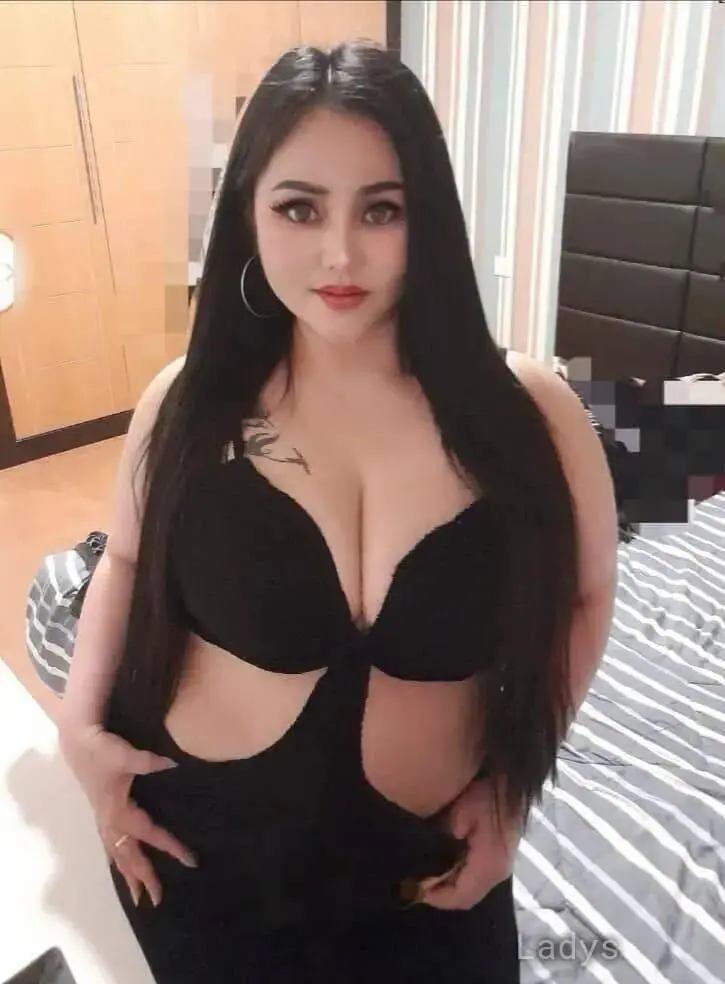 Ruby (28) – Call Girl & Independent Escort Service in Ajman - Gallery Photo 3