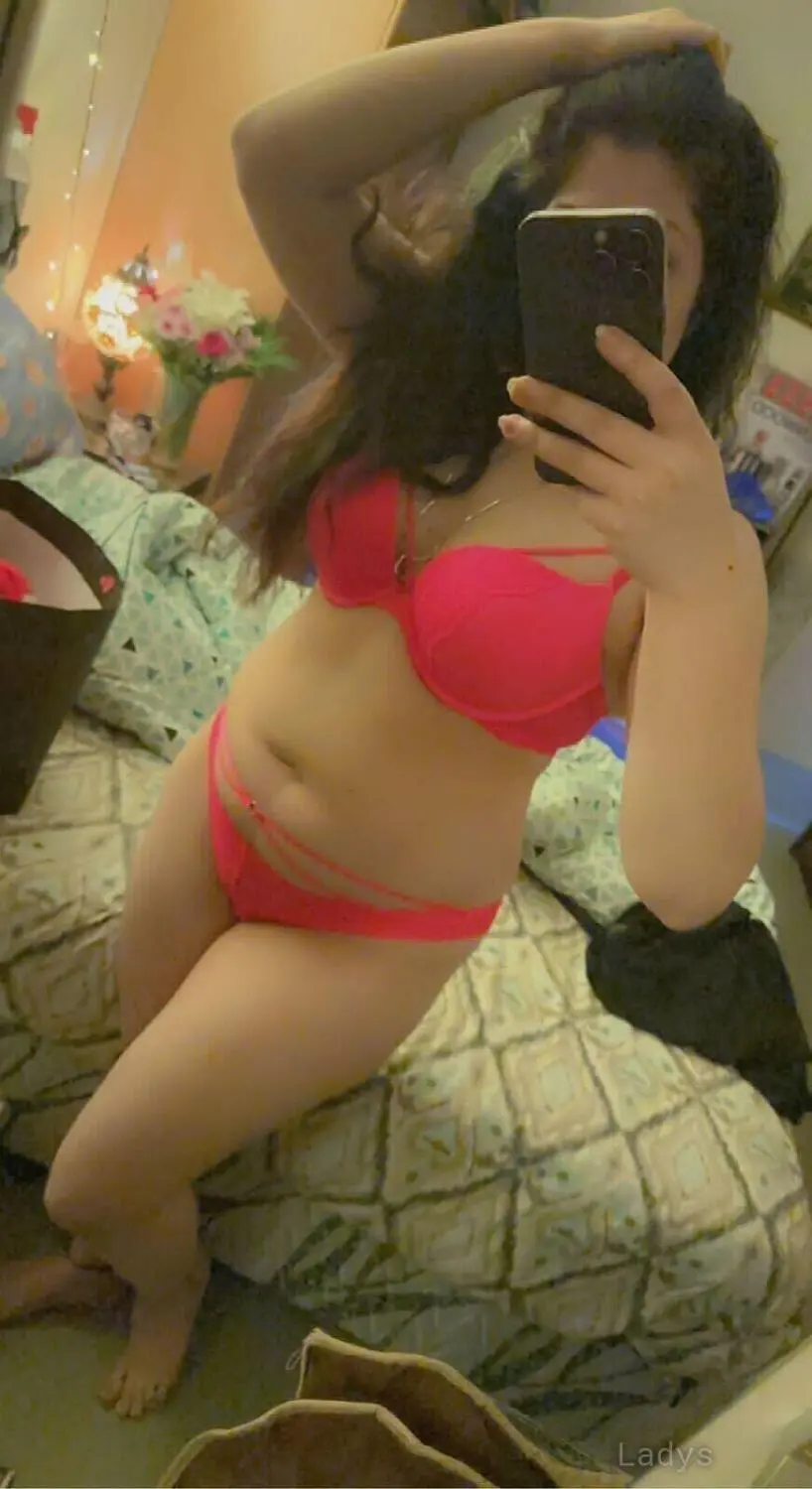 Ayesha (23) – Call Girl & Independent Escort Service in Ajman - Gallery Photo 2