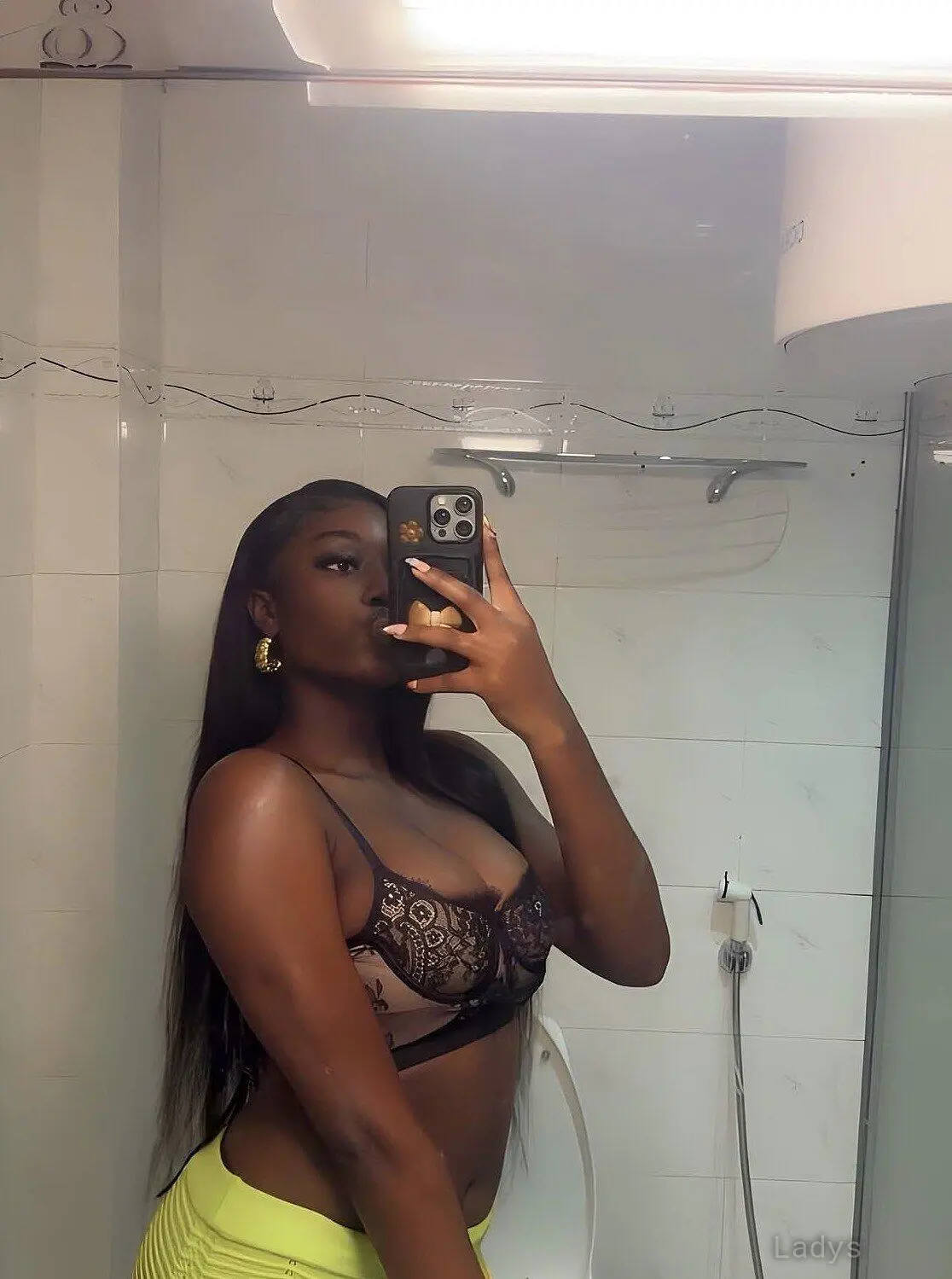 Valentina (23) – Call Girl & Independent Escort Service in Ajman - Gallery Photo 3