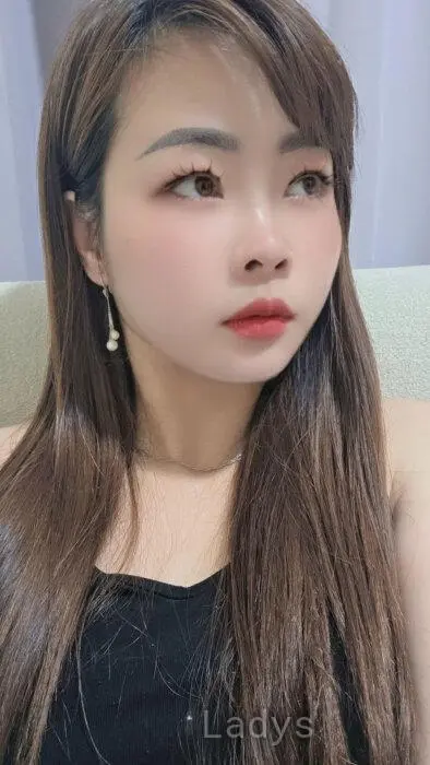 Lina Masseuse (25) – Call Girl & Independent Escort Service in Ajman - Gallery Photo 2