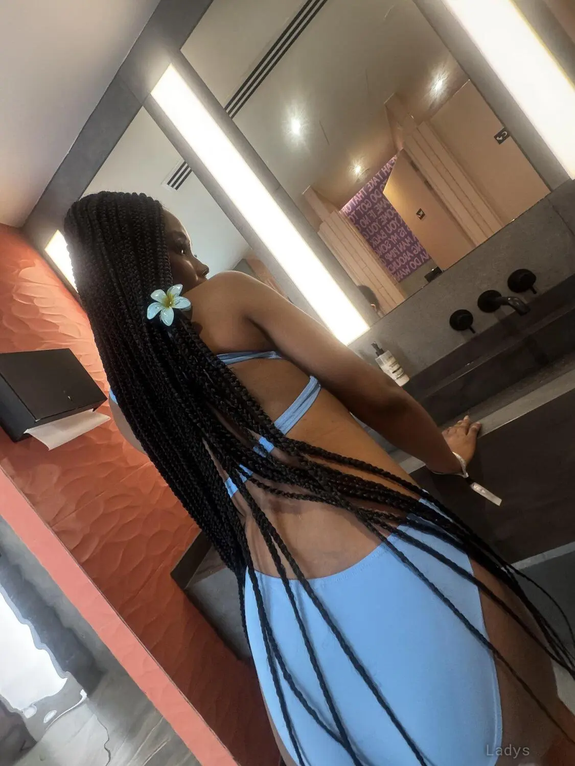 Sandy (21) – Call Girl & Independent Escort Service in Ajman - Gallery Photo 2