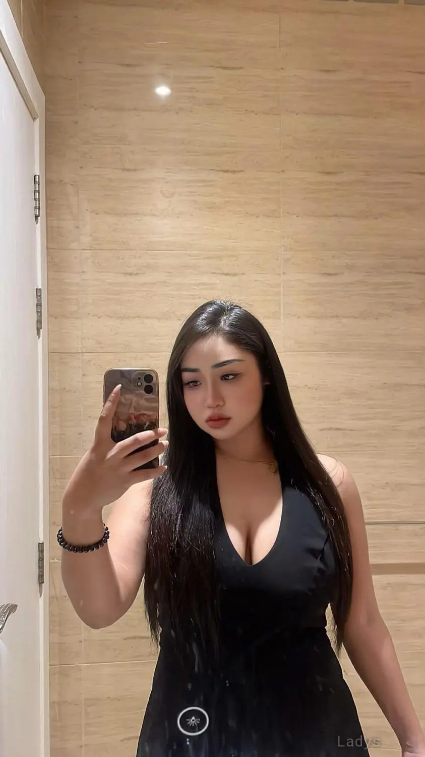 Anya (23) – Call Girl & Independent Escort Service in Ajman - Gallery Photo 3