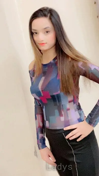 Ananya (24) – Call Girl & Independent Escort Service in Ajman - Gallery Photo 2