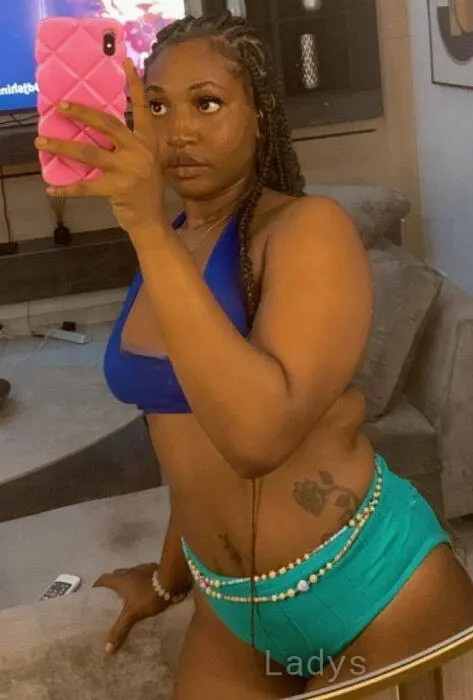 Pearl (26) – Call Girl & Independent Escort Service in Ajman - Gallery Photo 4