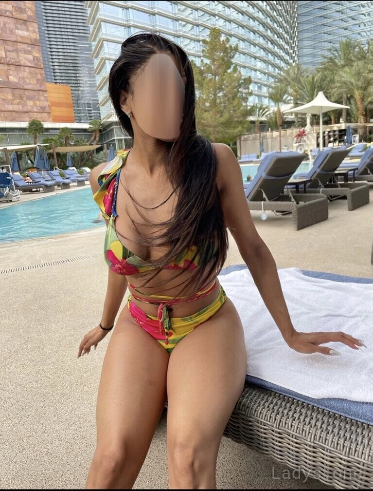 Ellasu (21) – Call Girl & Independent Escort Service in Akron - Gallery Photo 4