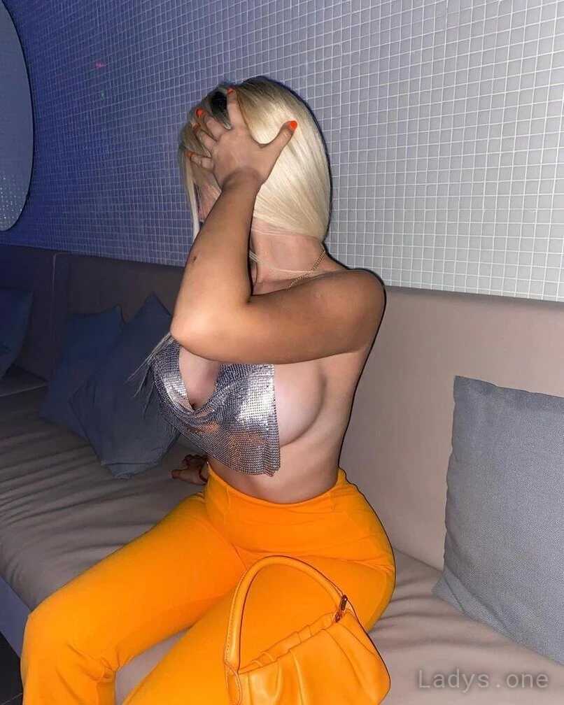 Mia (27) – Call Girl & Independent Escort Service in Akron - Gallery Photo 4