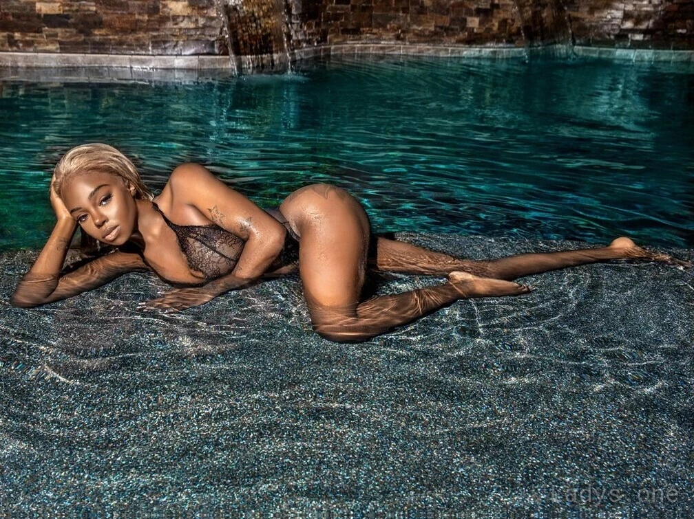 Brielle Santiago (23) – Call Girl & Independent Escort Service in Akron - Gallery Photo 4