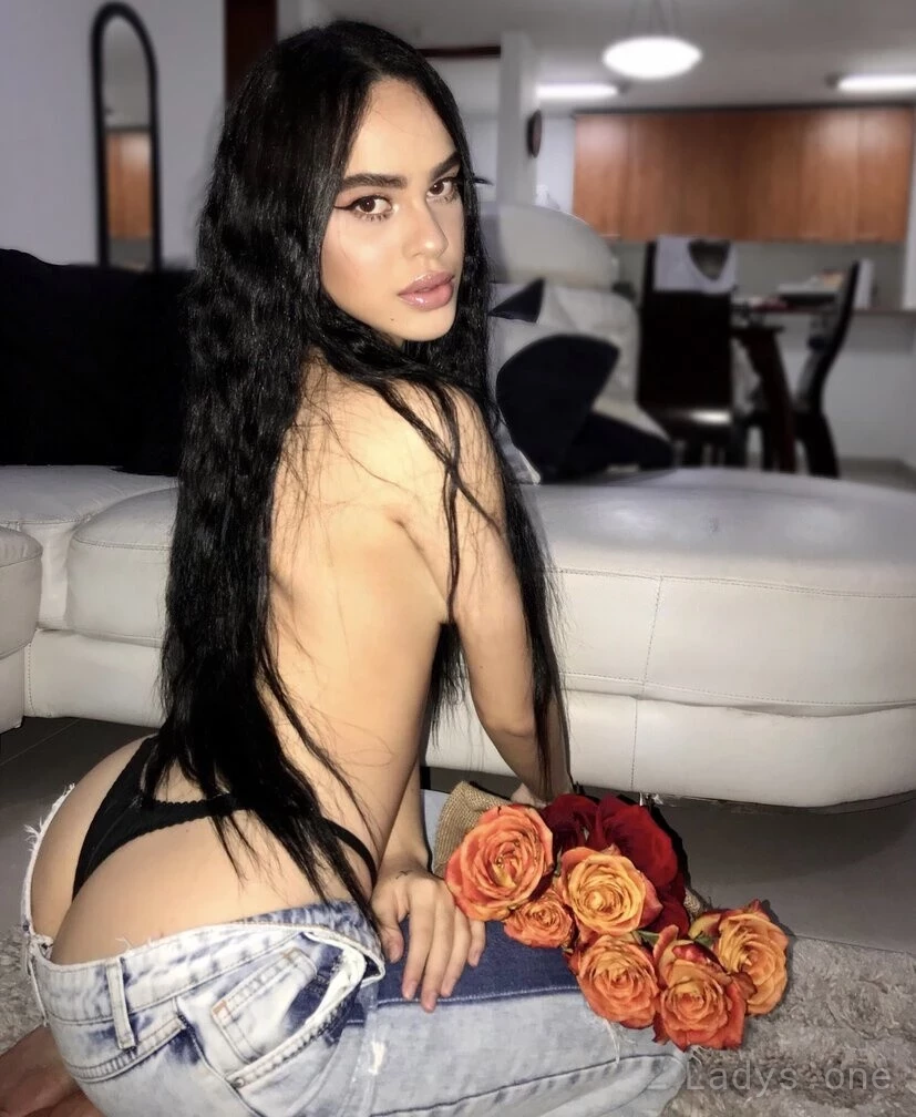 Lola (22) – Call Girl & Independent Escort Service in Albany - Gallery Photo 5