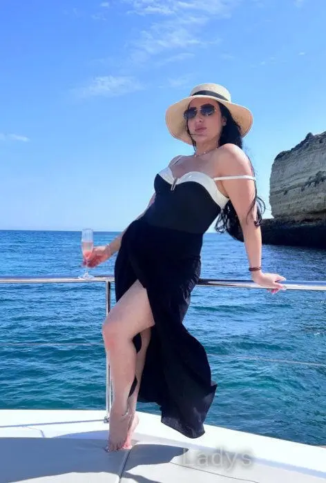 Beth (29) – Call Girl & Independent Escort Service in Albufeira - Gallery Photo 3