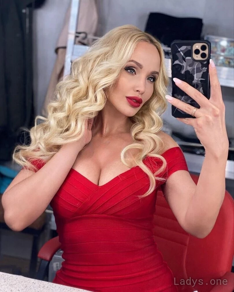 Elena (25) – Call Girl & Independent Escort Service in Albuquerque - Gallery Photo 2