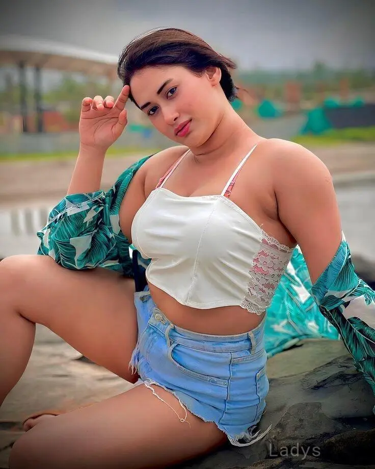 Rina (22) – Call Girl & Independent Escort Service in Allahabad - Gallery Photo 5