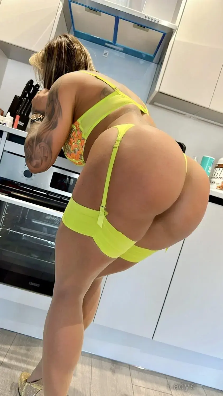 Bee Sierra (25) – Call Girl & Independent Escort Service in Almancil - Gallery Photo 3