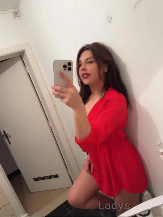 Dennise (27) – Call Girl & Independent Escort Service in Almería - Gallery Photo 4