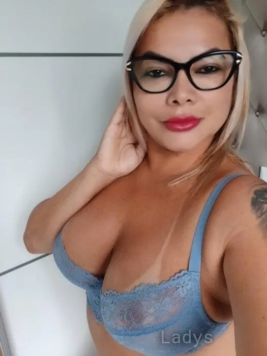 Kelly (38) – Call Girl & Independent Escort Service in Almere Stad - Gallery Photo 2