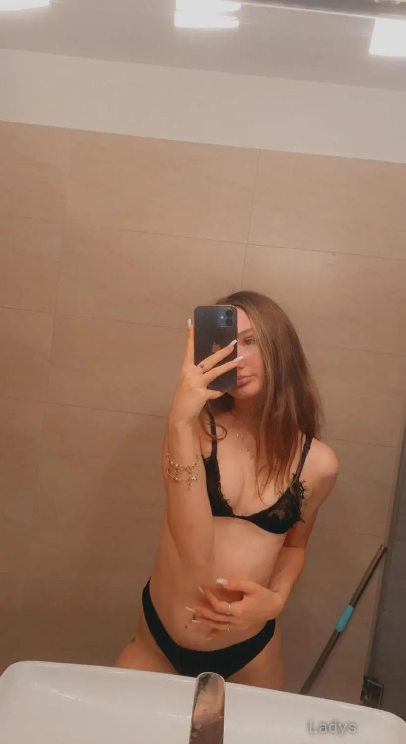 Rose Estou (27) – Call Girl & Independent Escort Service in Amarante - Gallery Photo 2