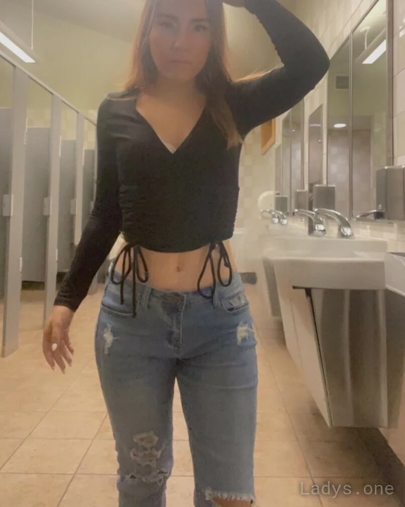 Cici (25) – Call Girl & Independent Escort Service in Ames - Gallery Photo 2