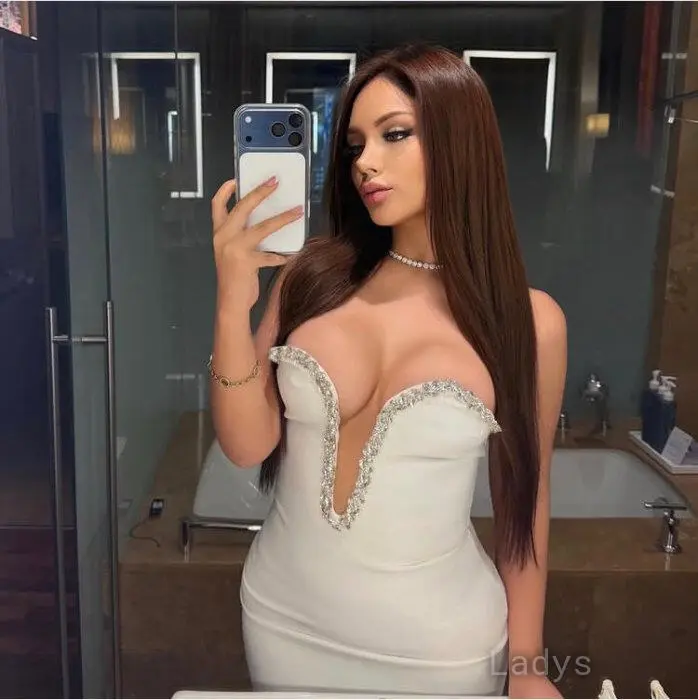 Megan (24) – Call Girl & Independent Escort Service in Amsterdam - Gallery Photo 2