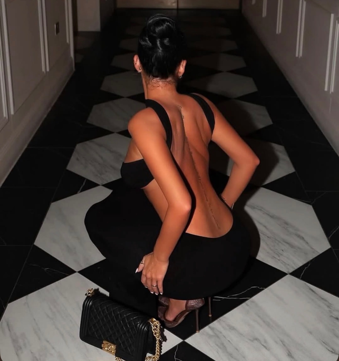 Luna (18) – Call Girl & Independent Escort Service in Amsterdam - Gallery Photo 4