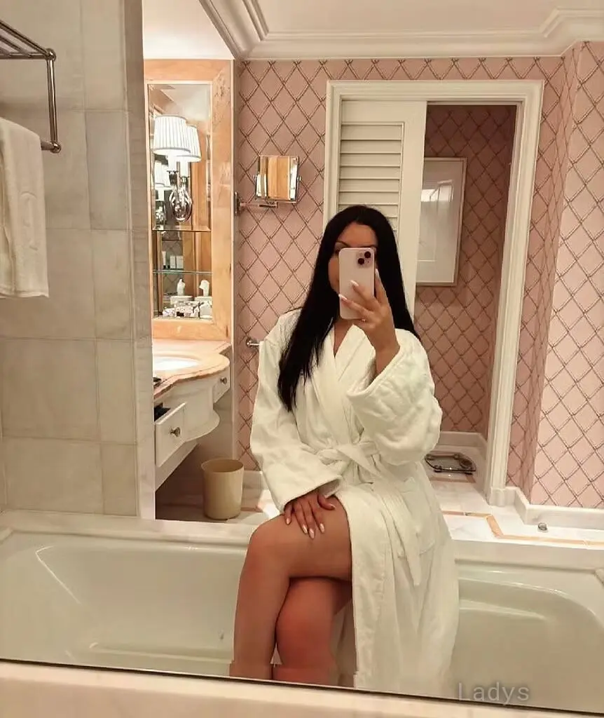 Annie (20) – Call Girl & Independent Escort Service in Anaheim - Gallery Photo 3