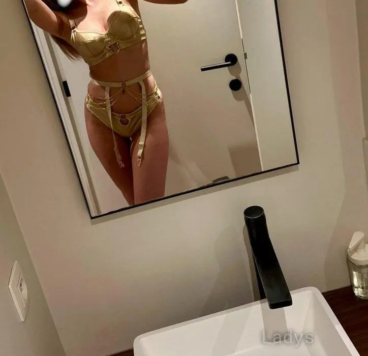 Da (26) – Call Girl & Independent Escort Service in Anderlecht - Gallery Photo 2