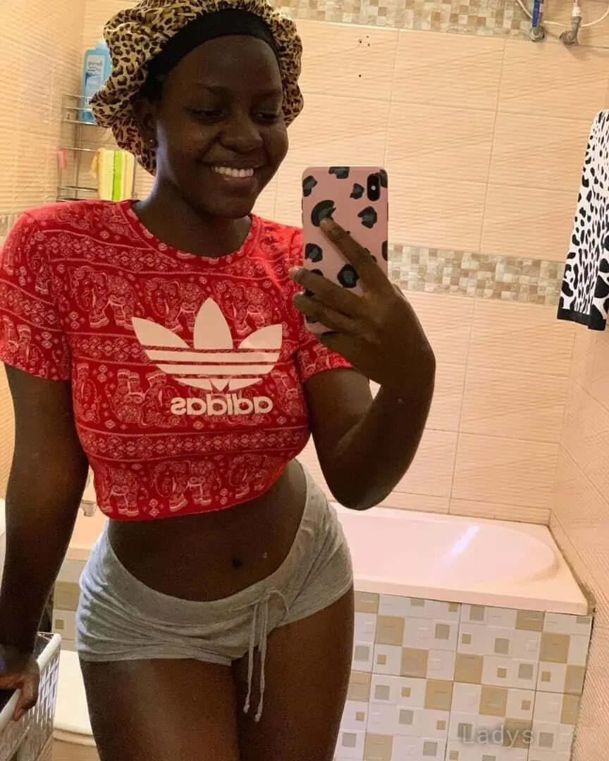 Samantha (21) – Call Girl & Independent Escort Service in Ankara - Gallery Photo 4