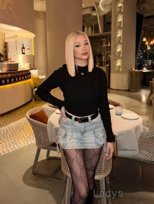 Sara (19) – Call Girl & Independent Escort Service in Ankara - Gallery Photo 4