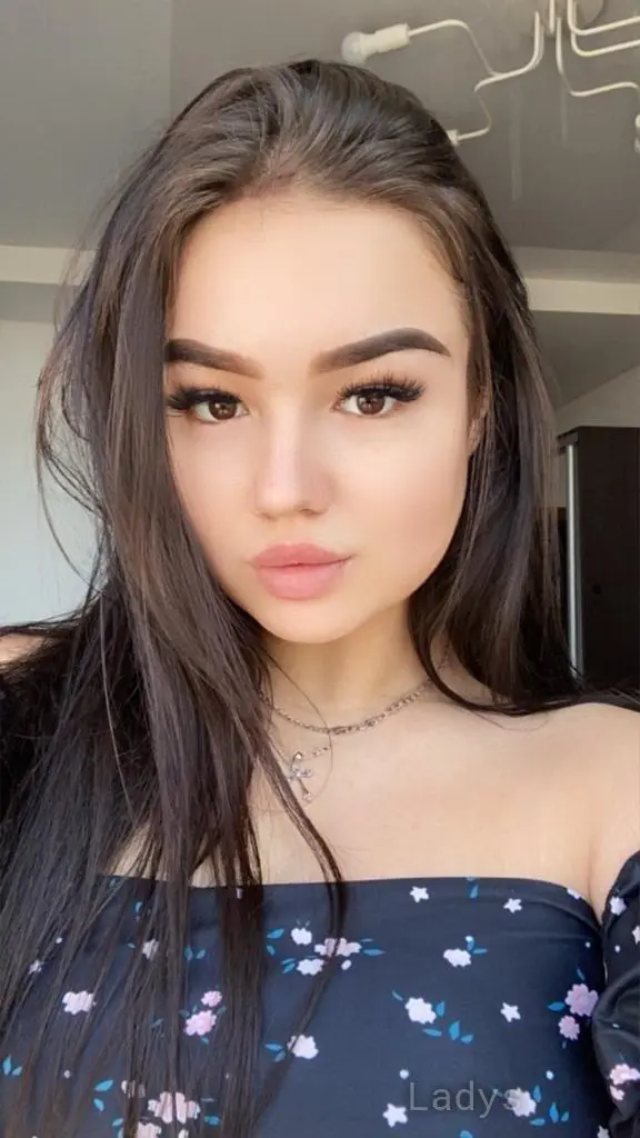 Mona (20) – Call Girl & Independent Escort Service in Ankara - Gallery Photo 5