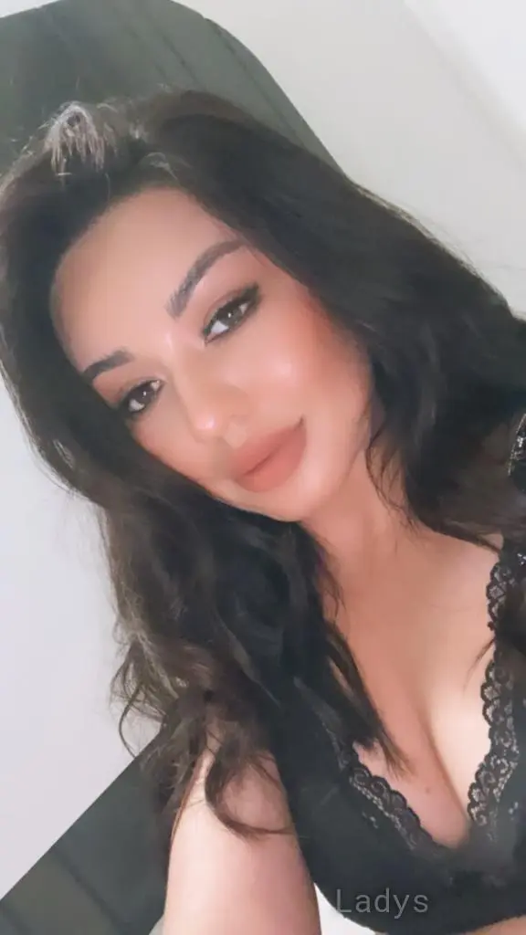 Lena (20) – Call Girl & Independent Escort Service in Ankara - Gallery Photo 5