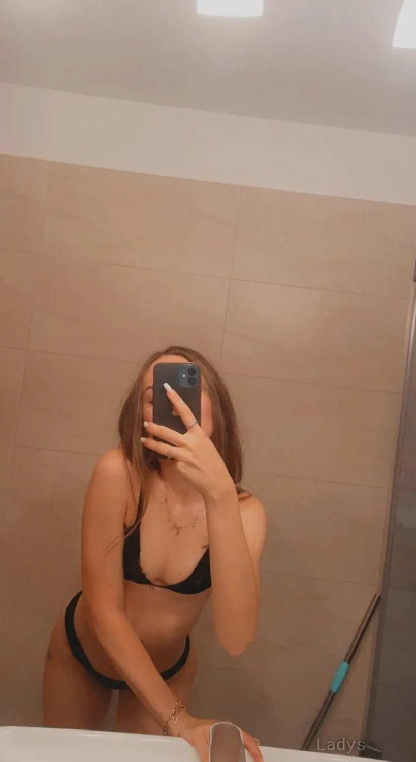 Melissa (25) – Call Girl & Independent Escort Service in Ann Arbor - Gallery Photo 4