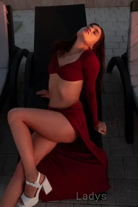 Valentina (21) – Call Girl & Independent Escort Service in Antalya - Gallery Photo 3