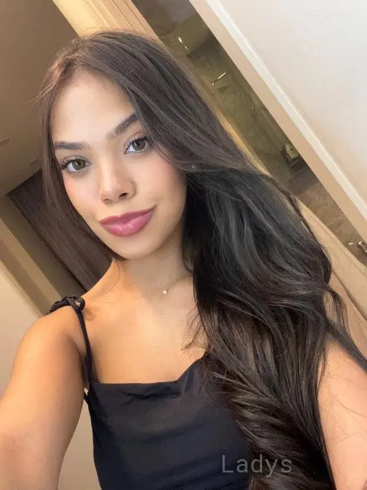 Oliwia (20) – Call Girl & Independent Escort Service in Antibes - Gallery Photo 3