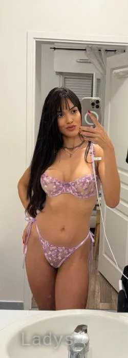 Lary (24) – Call Girl & Independent Escort Service in Antibes - Gallery Photo 3
