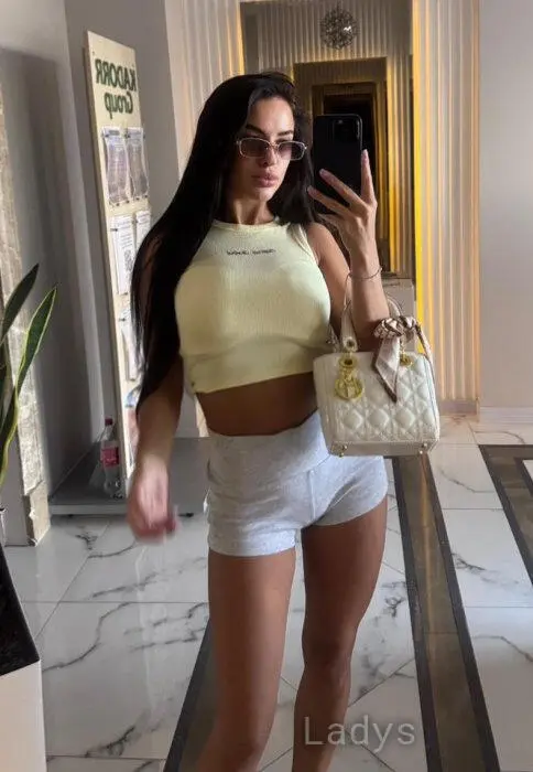 Bony (22) – Call Girl & Independent Escort Service in Antibes - Gallery Photo 3