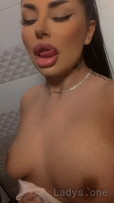 Andra (24) – Call Girl & Independent Escort Service in Arad - Gallery Photo 2