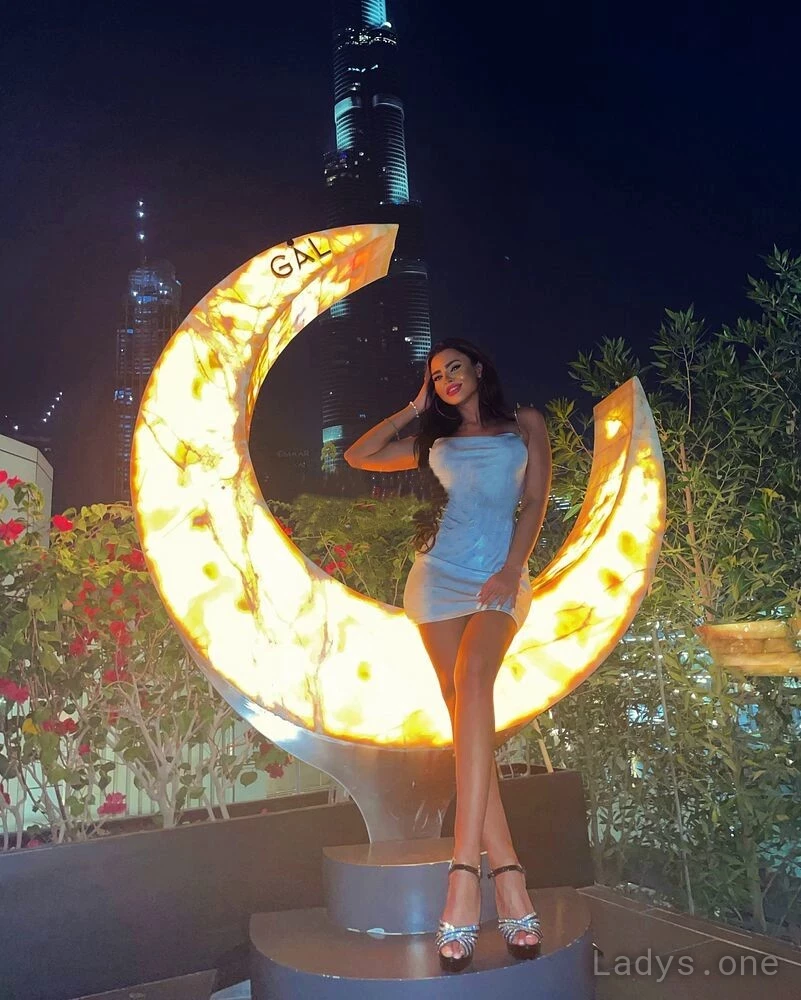 Selena (20) – Call Girl & Independent Escort Service in Areia - Gallery Photo 3