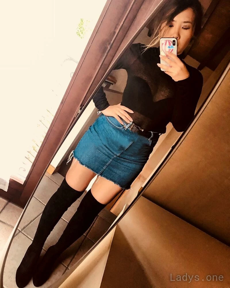 Mia Korean (26) – Call Girl & Independent Escort Service in Areia - Gallery Photo 3