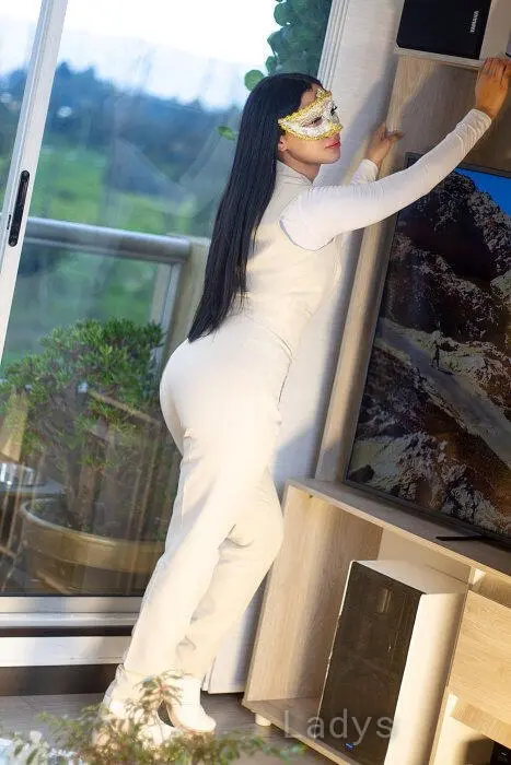 Ambar (20) – Call Girl & Independent Escort Service in Armenia - Gallery Photo 5