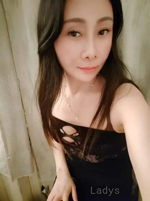 Aimi (31) – Call Girl & Independent Escort Service in Arnhem - Gallery Photo 5