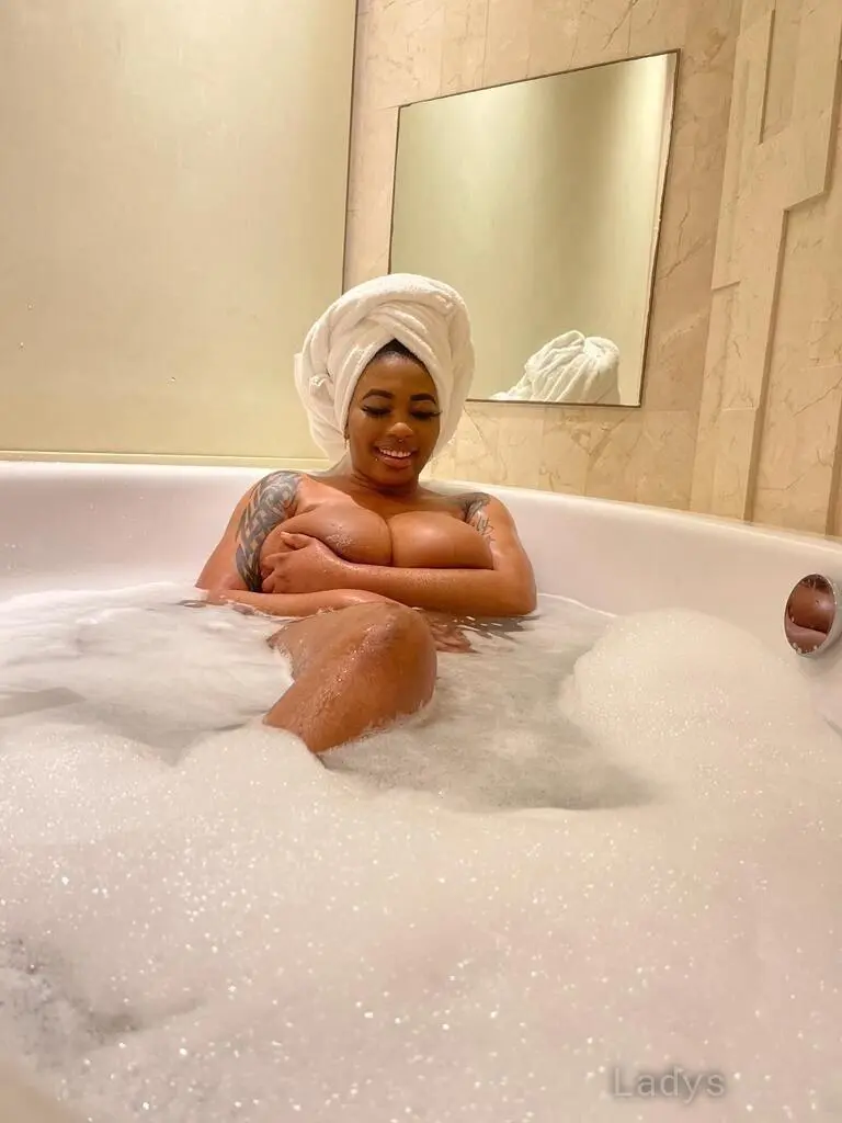 Busty Vanny (25) – Call Girl & Independent Escort Service in Asaba - Gallery Photo 3